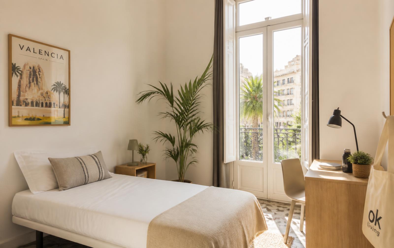 Habitación luminosa en alquiler en Valencia